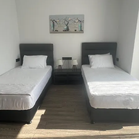 Tolstoy'un Bisikleti 호텔 İmroz